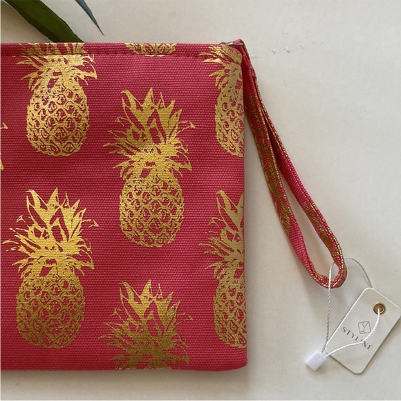 Pink & Gold Foil Pineapple Wristlet/Cosmetic Bag - Picture 3 of 9